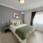Princess Retreat Beautiful Modern Aprt 2 Min Walk From * كوارتيرا