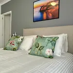 Princess Retreat Beautiful Modern Aprt 2 Min Walk From شقة *
