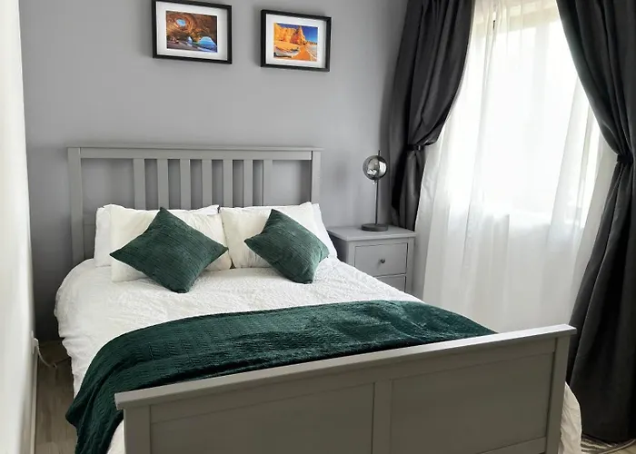 Princess Retreat Beautiful Modern Aprt 2 Min Walk From Appartement