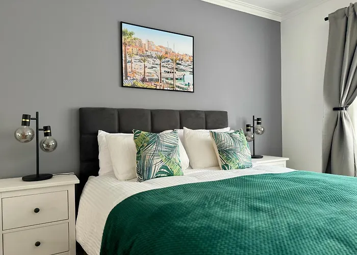 Princess Retreat Beautiful Modern Aprt 2 Min Walk From Appartement *