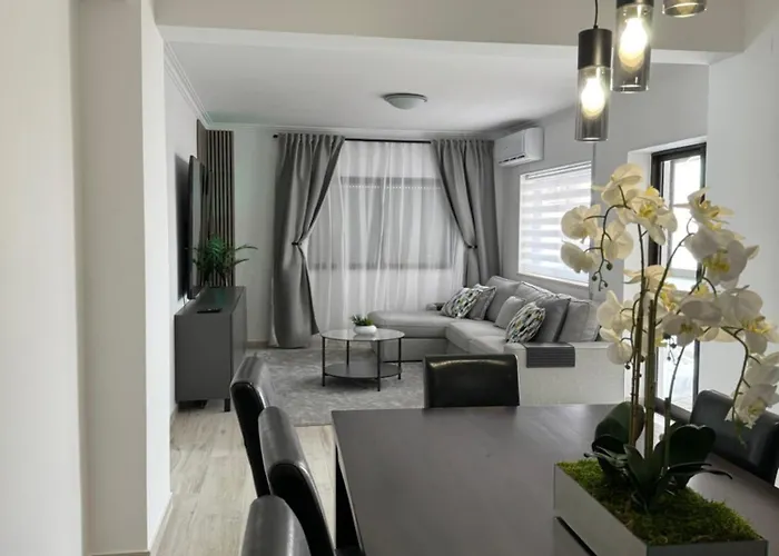 Princess Retreat Beautiful Modern Aprt 2 Min Walk From Appartement Quarteira