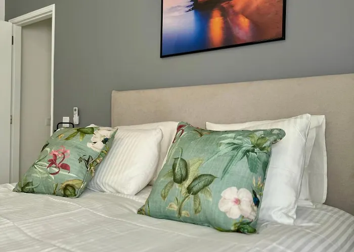 Princess Retreat Beautiful Modern Aprt 2 Min Walk From Appartement *