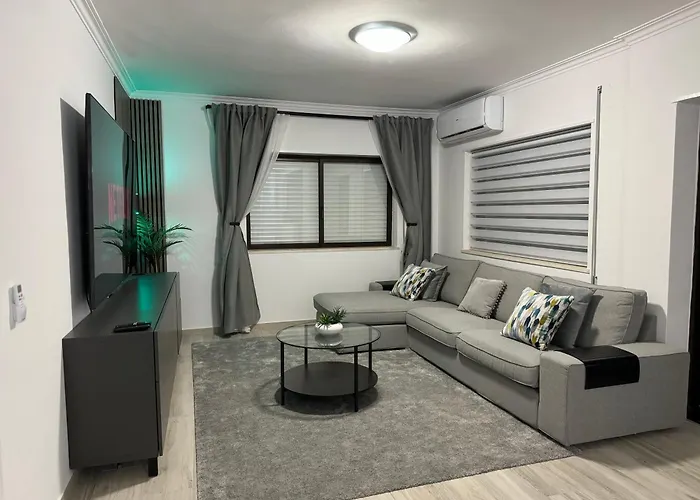 Princess Retreat Beautiful Modern Aprt 2 Min Walk From 奎特里拉