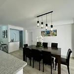 アパート Princess Retreat Beautiful Modern Aprt 2 Min Walk From クアルテイラ