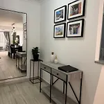 アパート Princess Retreat Beautiful Modern Aprt 2 Min Walk From クアルテイラ