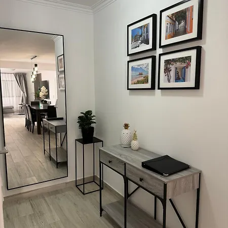 Princess Retreat Beautiful Modern Aprt 2 Min Walk From Картейра