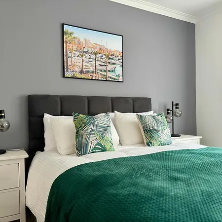Princess Retreat Beautiful Modern Aprt 2 Min Walk From アパート *