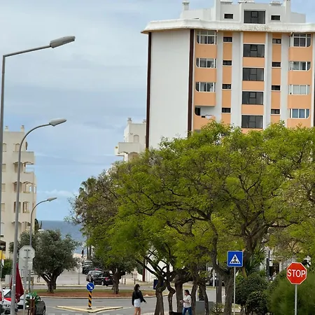 Princess Retreat Beautiful Modern Aprt 2 Min Walk From Апартаменты *