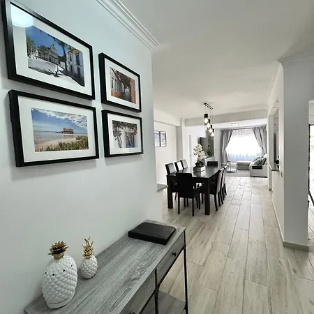 Princess Retreat Beautiful Modern Aprt 2 Min Walk From Apartamento